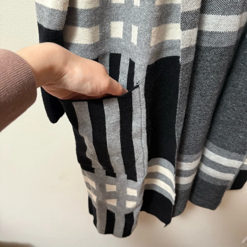 NWT Oliver O. Patterned Cardigan